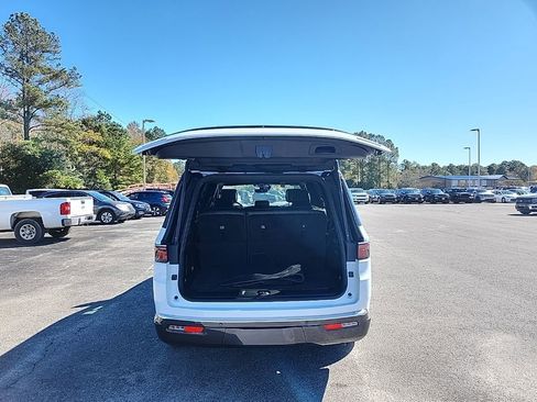 Used 2022 Jeep Wagoneer Series III image 20