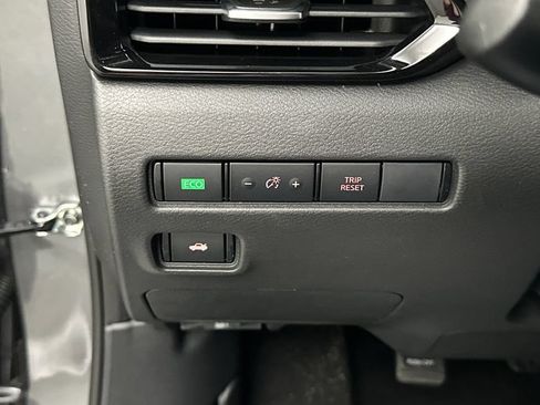 Used 2024 Nissan Sentra SV FWD image 24