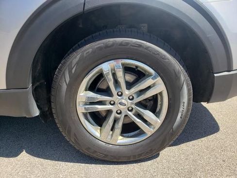 Used 2020 Ford Explorer XLT w/ Equipment Group 202A AWD/4WD image 27