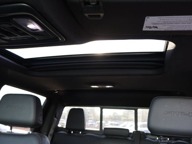 Used 2024 GMC Sierra 1500 AT4 w/ Technology Package AWD/4WD image 33