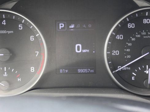 Used 2017 Hyundai Elantra Limited image 11