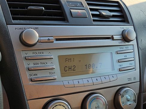 Used 2009 Toyota Camry LE image 16