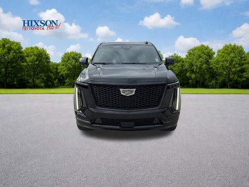 Used 2025 Cadillac Escalade Sport Platinum w/ LPO, ONYX Package image 2