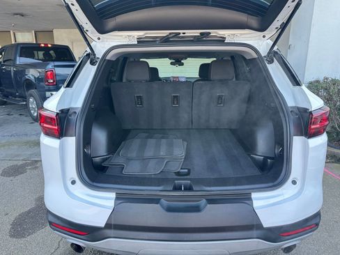 Used 2025 Chevrolet Blazer LT image 32