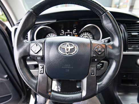 Used 2018 Toyota Sequoia SR5 RWD image 27