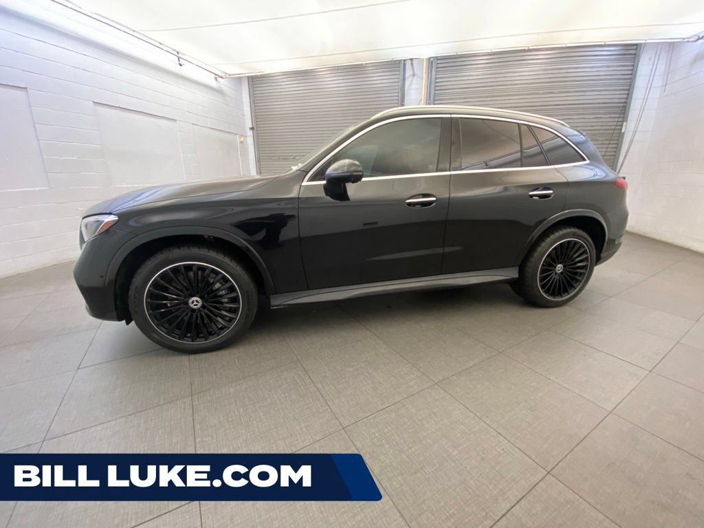 Used 2023 Mercedes-Benz GLC 300 image 1