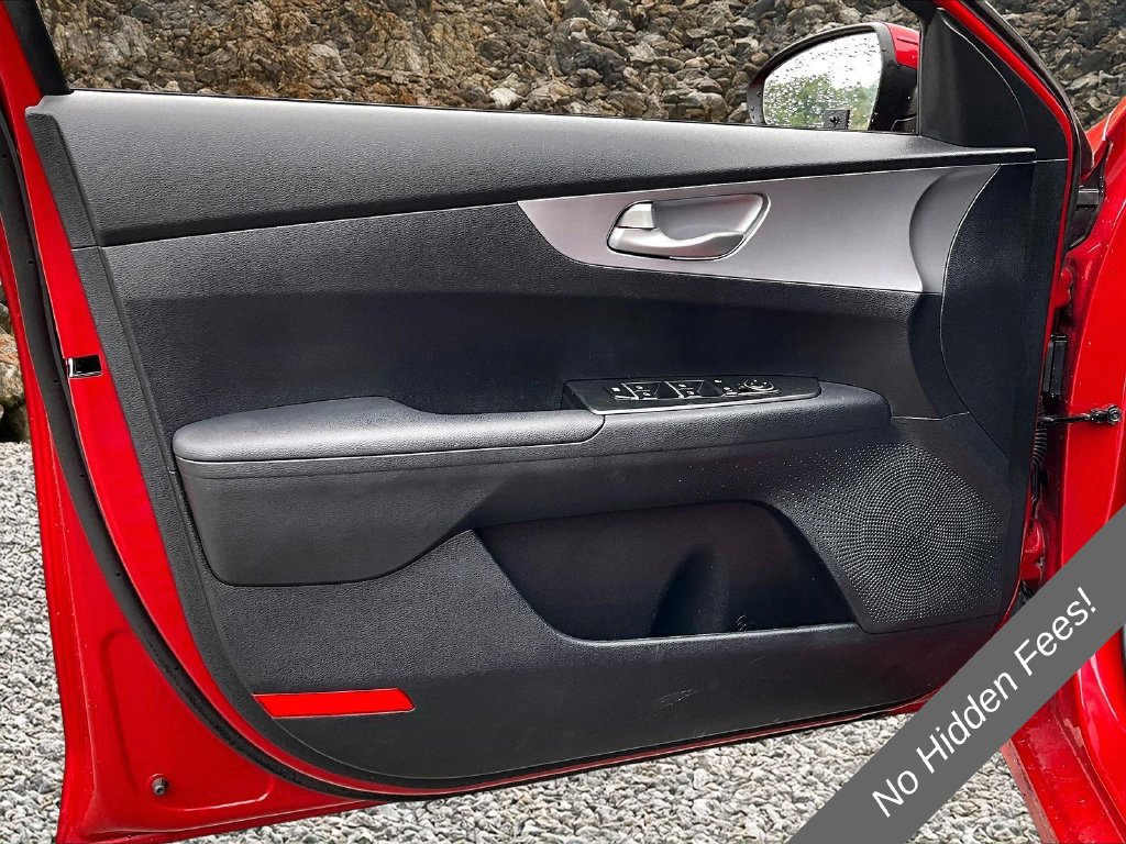 Used 2022 Kia Forte LXS FWD image 18