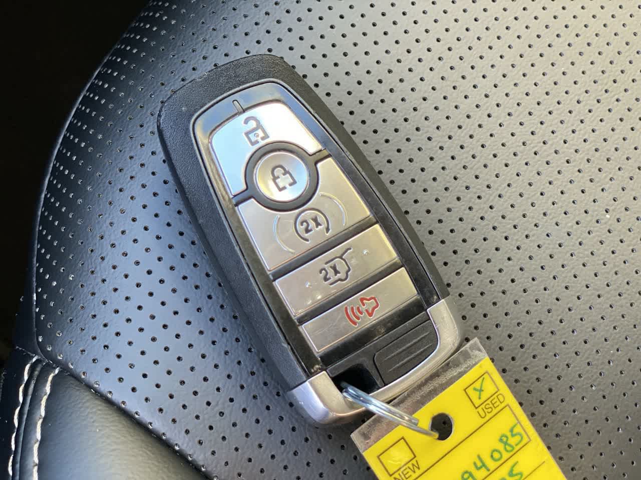 Used 2025 Ford Escape Platinum AWD/4WD image 28