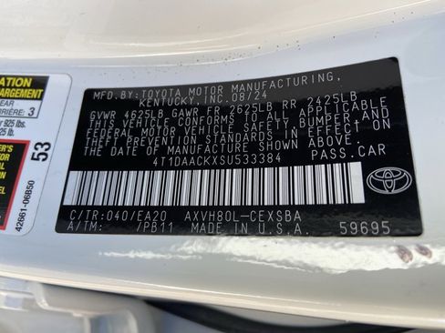 Used 2025 Toyota Camry SE image 32