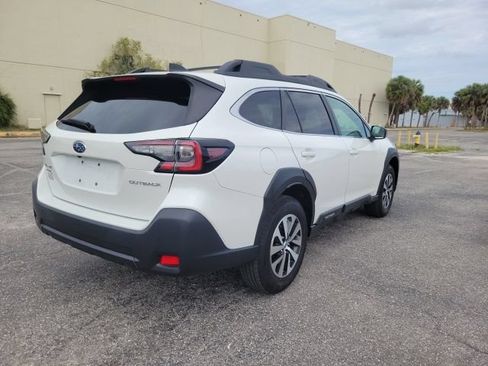 Used 2025 Subaru Outback Premium AWD/4WD image 5