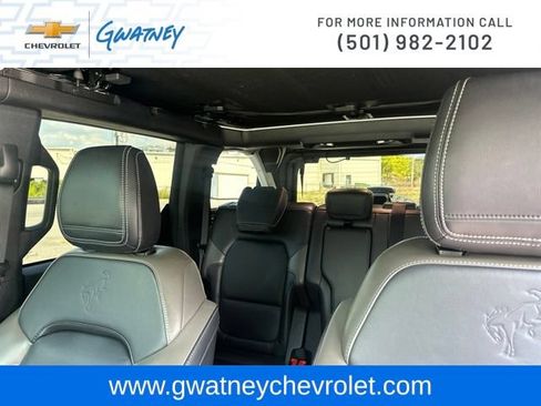 Used 2025 Ford Bronco Outer Banks w/ Sasquatch Package AWD/4WD image 30
