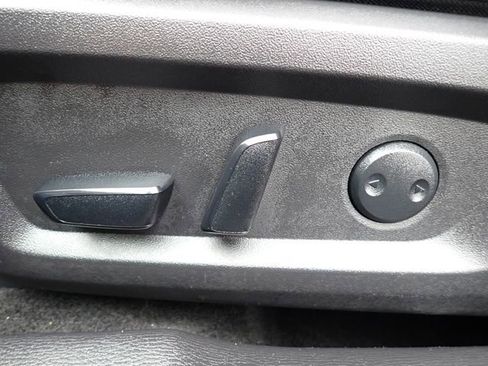 Used 2025 Mitsubishi Outlander SE image 23