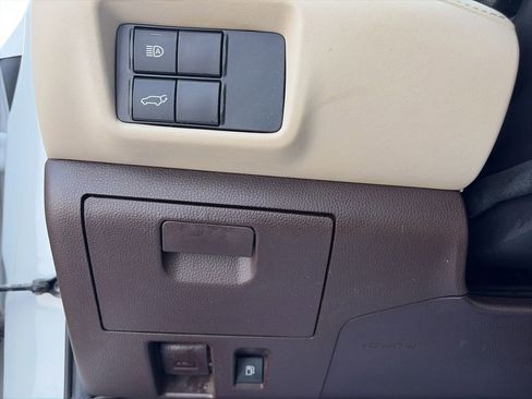 Used 2020 Toyota Highlander XLE AWD/4WD image 14