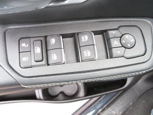 Used 2026 RAM 1500 Laramie w/ Off Road Group image 16