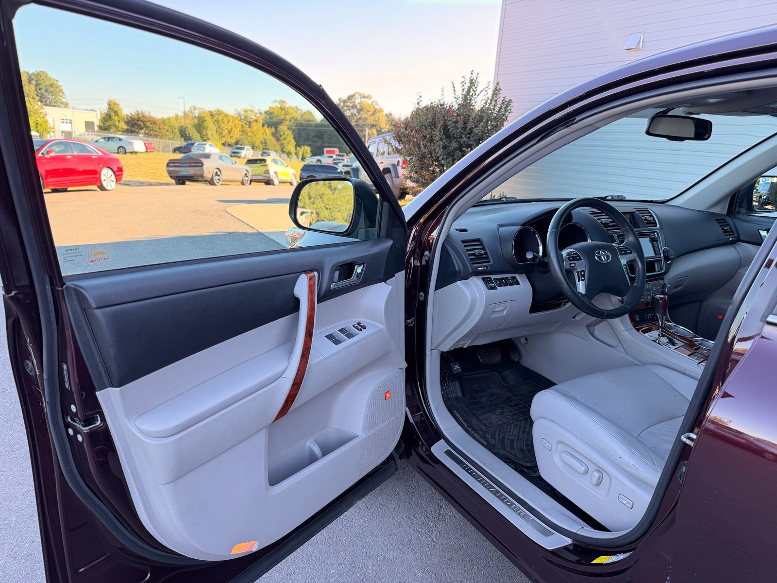Used 2013 Toyota Highlander Limited AWD/4WD image 15