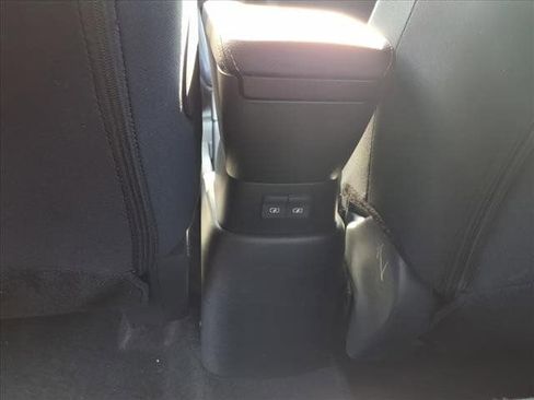 New 2025 Nissan Kicks Play S image 28