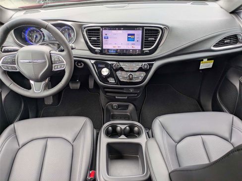 New 2026 Chrysler Pacifica Select FWD image 16