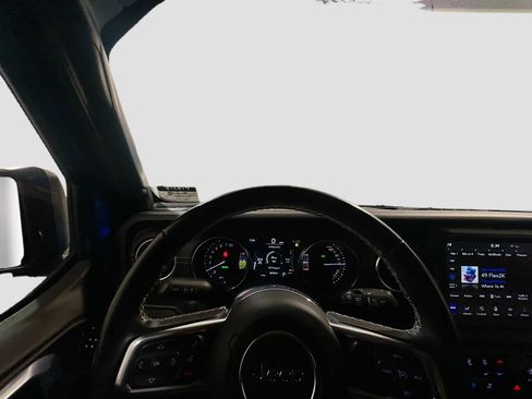 Used 2022 Jeep Wrangler Unlimited Rubicon 4xe w/ Cold Weather Group AWD/4WD image 7