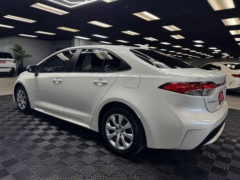 Used 2021 Toyota Corolla LE image 9