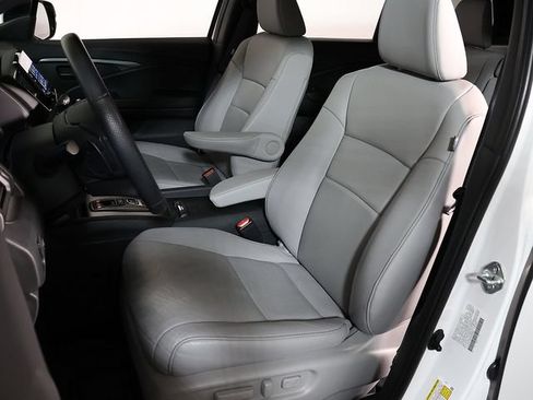 Used 2023 Honda Passport EX-L image 4