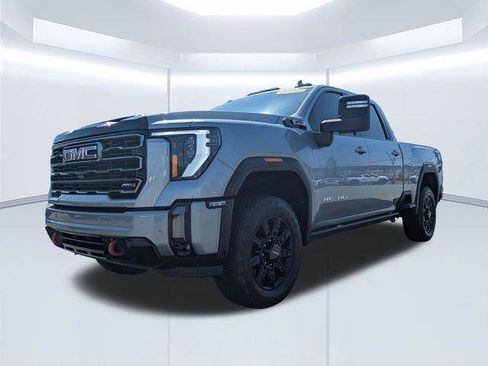 Used 2024 GMC Sierra 2500 AT4 w/ Technology Package AWD/4WD image 9