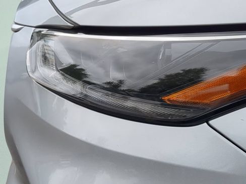 Used 2021 Toyota Highlander XLE FWD image 37