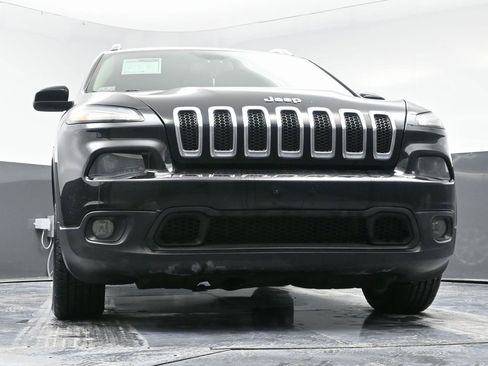 Used 2018 Jeep Cherokee Latitude w/ Safety Group image 43