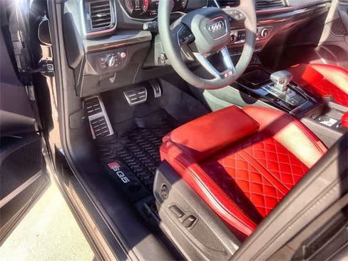 Used 2024 Audi SQ5 Prestige image 3