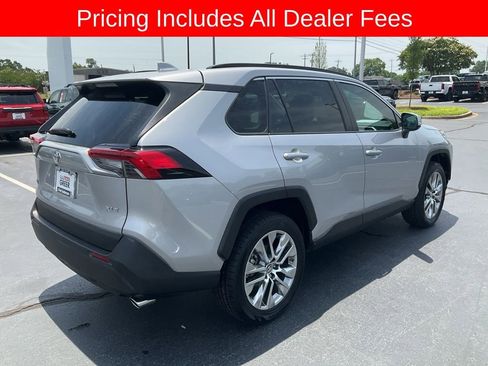 Used 2019 Toyota RAV4 XLE Premium w/ Cold Weather Package FWD image 19
