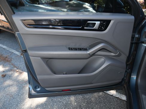 Used 2019 Porsche Cayenne image 10