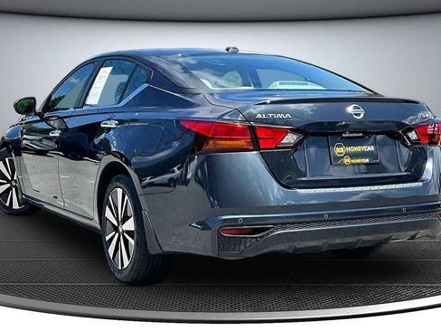 Used 2021 Nissan Altima 2.5 SV FWD image 4