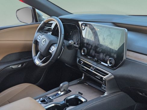 Used 2024 Lexus RX 350 Premium w/ Accessory Package (Z1) FWD image 27