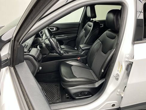 Used 2022 Jeep Compass Latitude w/ Convenience Group AWD/4WD image 8