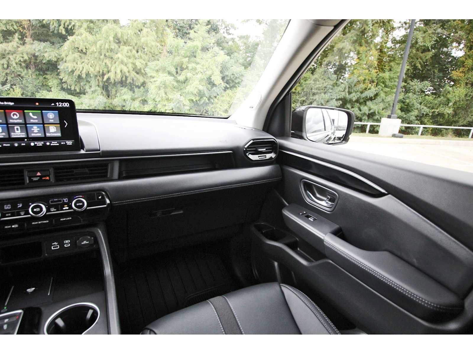 Used 2025 Honda Pilot Touring image 8