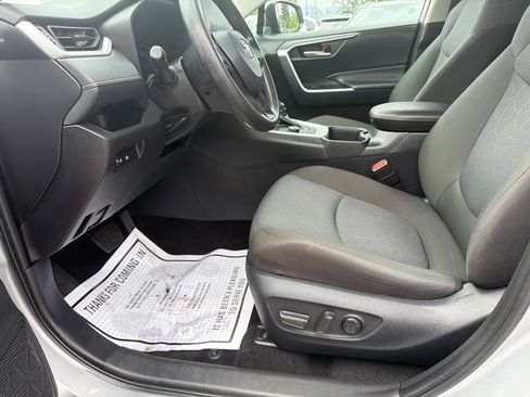 Used 2025 Toyota RAV4 XLE AWD/4WD image 20