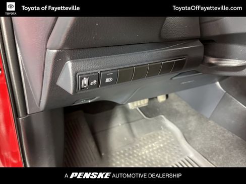 Used 2020 Toyota Corolla LE image 24