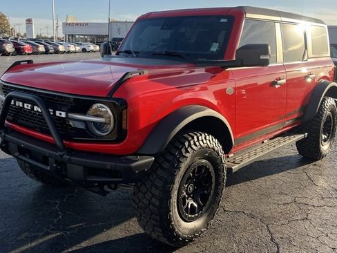 Used 2023 Ford Bronco Wildtrak image 4