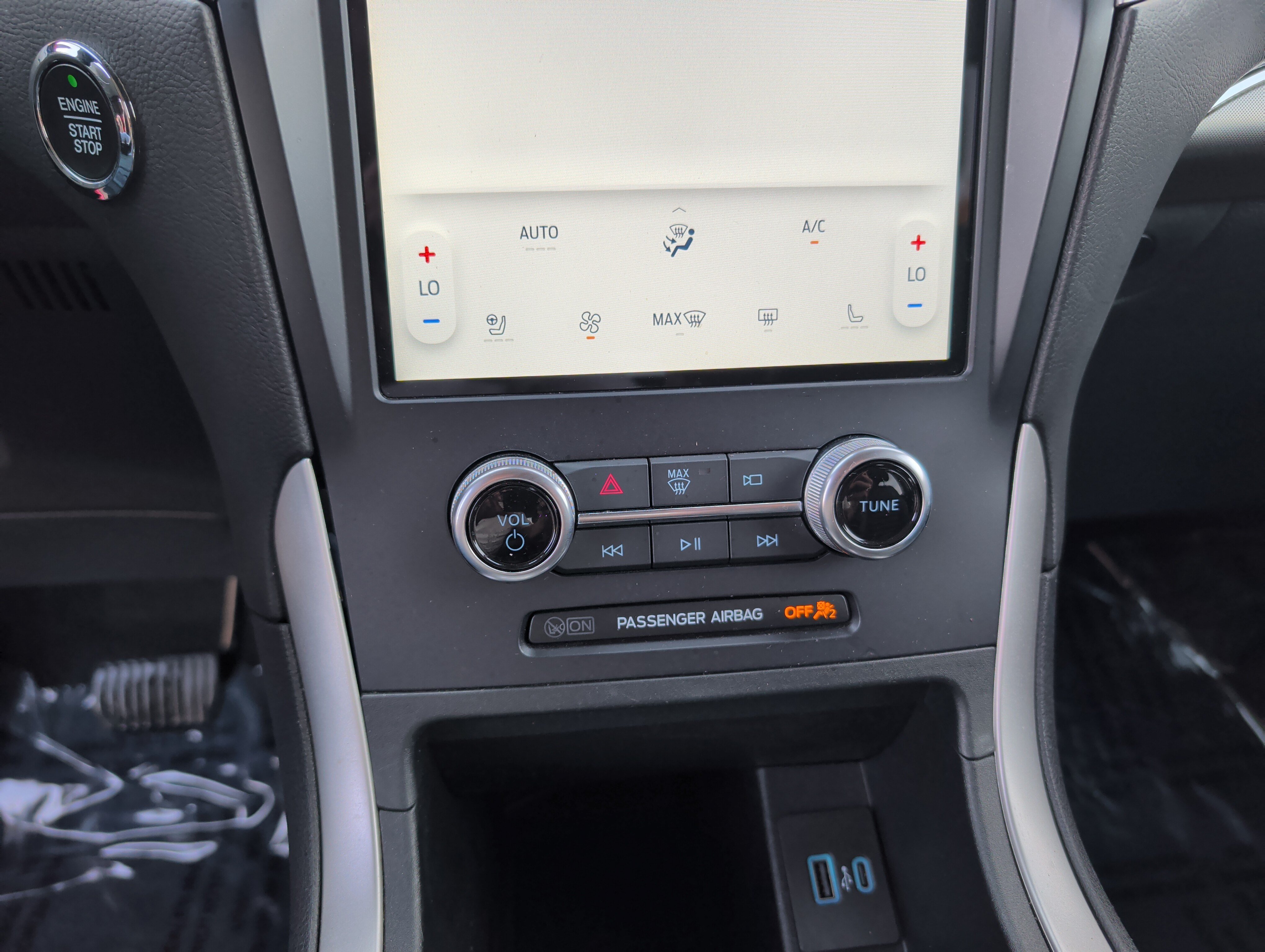 Certified 2024 Ford Edge SEL w/ Sport Appearance Package AWD/4WD image 23