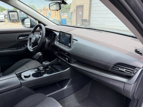 Used 2023 Nissan Rogue SV AWD/4WD image 16