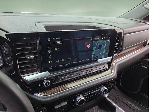 Used 2024 GMC Sierra 1500 Elevation w/ Elevation Premium Package image 16