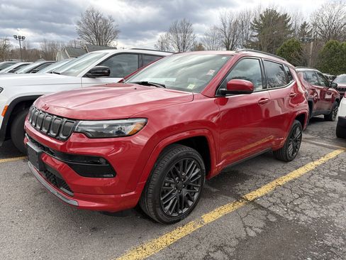 Used 2022 Jeep Compass Limited w/ (RED) Package image 4