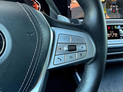 Used 2022 BMW X7 xDrive40i w/ Parking Assistance Package image 24