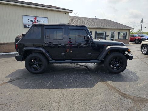 Used 2014 Jeep Wrangler Unlimited Sahara AWD/4WD image 26