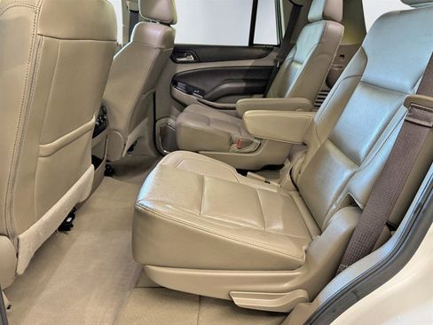 Used 2019 Chevrolet Tahoe LT w/ LT Signature Package image 23