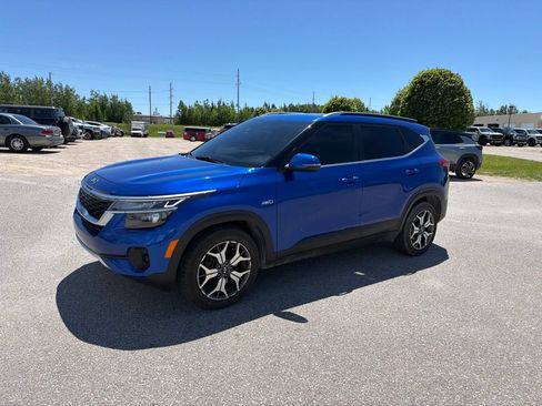 Used 2021 Kia Seltos EX AWD/4WD image 2