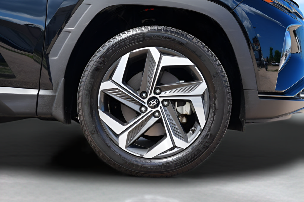 Certified 2024 Hyundai Tucson Limited AWD/4WD image 9