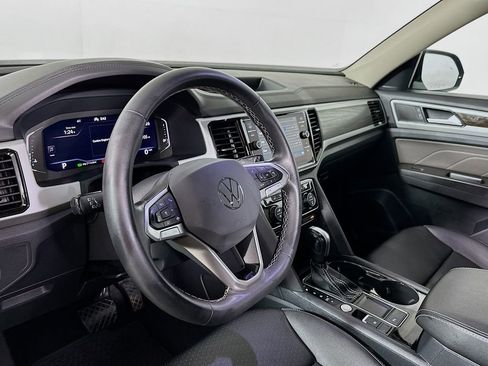 Used 2023 Volkswagen Atlas SE w/ Panoramic Sunroof Package FWD image 10