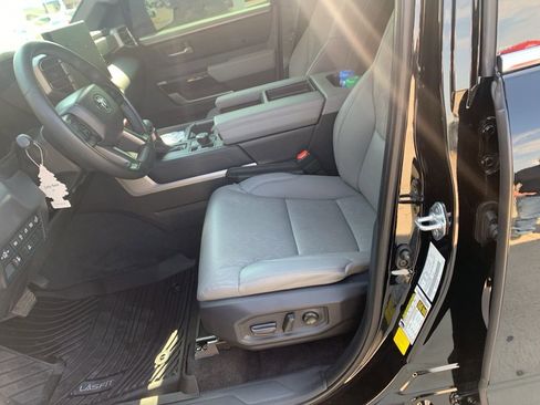 Used 2025 Toyota Tundra Limited w/ Power Package image 7