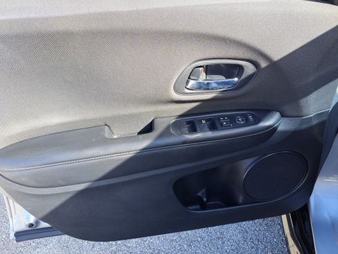 Used 2019 Honda HR-V Sport image 11