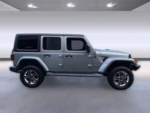 Used 2020 Jeep Wrangler Unlimited Sahara AWD/4WD image 8